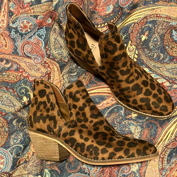 Beast fashion leopard boots - Picture 1 of 2
